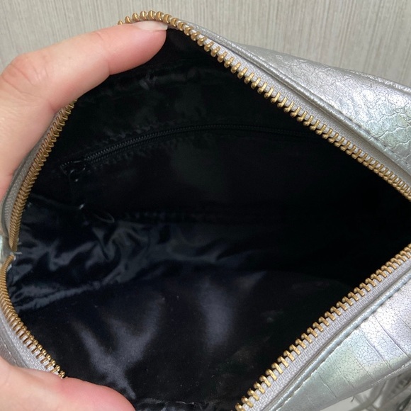 Victoria’s Secret Silver Chain Crossbody Bag - Picture 4 of 4